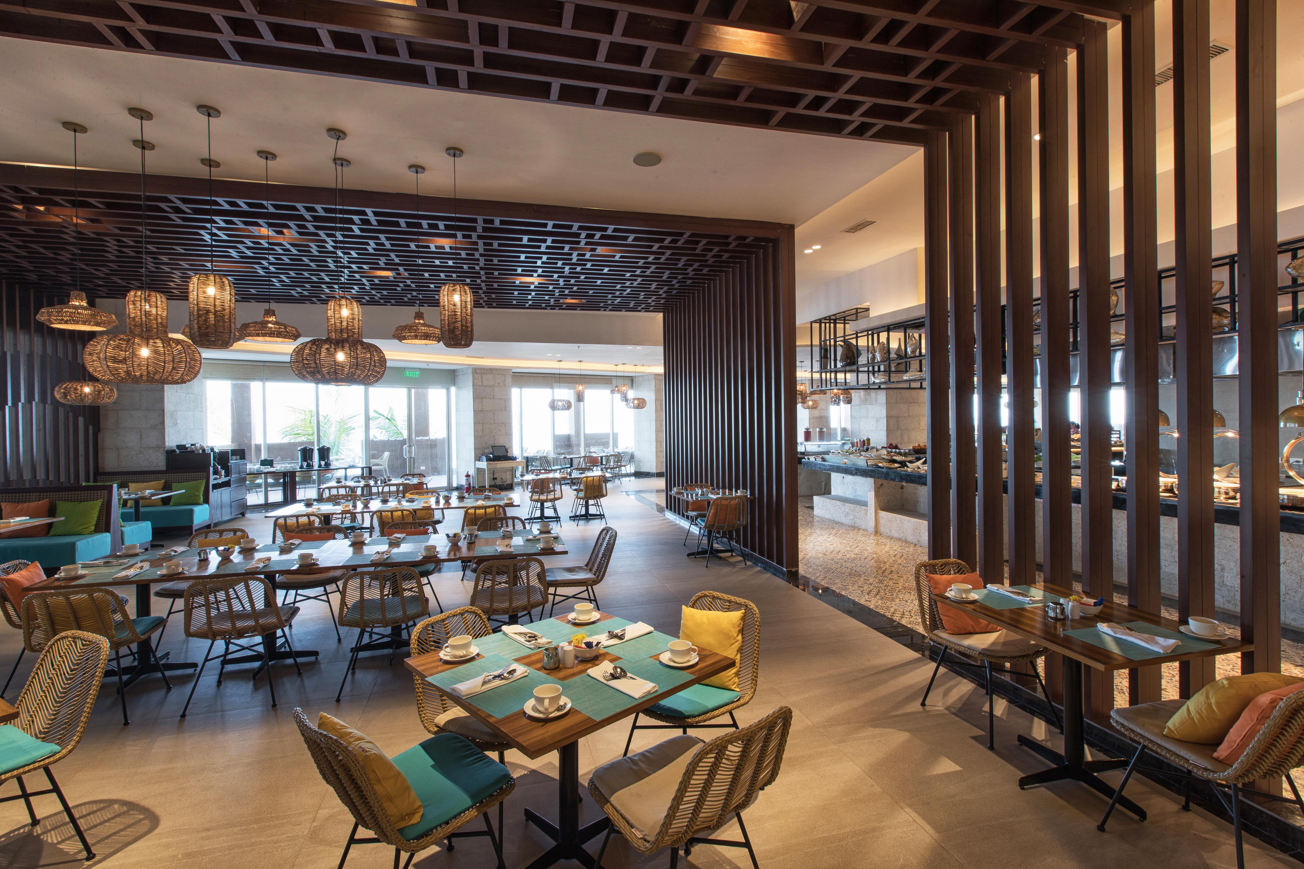 Dusit Thani Mactan Cebu Resort Lapu-Lapu City Kültér fotó The restaurant